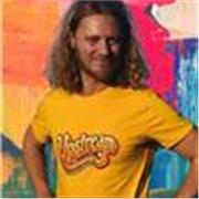Offro lezioni di chitarra acustica ed elettrica. Genere pop rock e blues 
