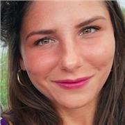 Offro lezioni private di italiano, storia, geografia. Ho esperienza decennale nel campo delle ripetizioni