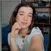 Studentessa del liceo che da ripetizioni