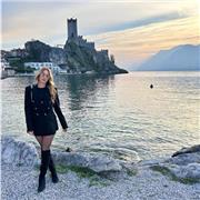 Chica italiana diplomada en idiomas ofrece clases particulares de italiano.
