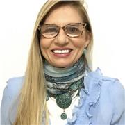 Sou professora de inglês, especialista em aulas para crianças! Falada, escrita e de reforço escolar