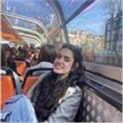 Estudiante universitaria apta para dar clases de refuerzo a niños de primaria 