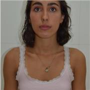 Profesora particular de piano, llevo 13 años aprendieno a tocar.