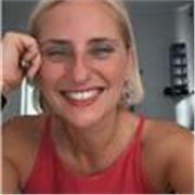 Insegnante di matematica, con 8 anni di esperienza, offre lezioni online per studenti delle scuole medie.