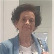 Maestra scuola primaria neo pensionata a cui manca tanto il proprio lavoro