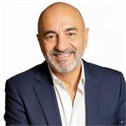 Soy una persona cercana y práctica. Doy clases a estudiantes, adultos y profesionales que quieran aprender o reforzar materias.