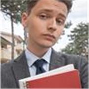 Junger Nachhilfelehrer für Mathe damit es Spaß macht