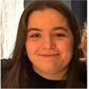 Étudiante en école de commerce avec expérience en tutorat propose cours de soutien au lycée en ligne.