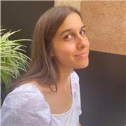Profesora de apoyo para la comprensión de los estilos artísticos, sus características y su relación con la sociedad. Clase online