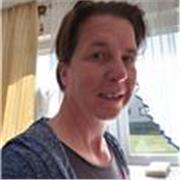 Autorin unterstützt im Fach Deutsch in allen Altersklassen.