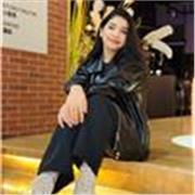 I love teaching English and interacting with the students from all over the world