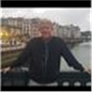 Parisino residente en España desde hace diez años.Doy clases presenciales a domicilio y en el mio propio