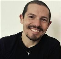 20 anni di esperienza come consulente informatico, da diversi anni docente di informatica presso vari istituti superiori statali