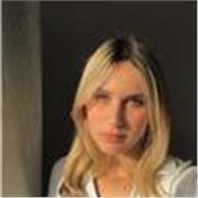 Diplomata al liceo scientifico, studentessa di medicina