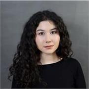 Experienced English Tutor with Strong Background in Teaching Teenagers and Adults