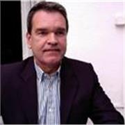 Ingeniero, imparte clases de física, matemáticas y dibujo técnico