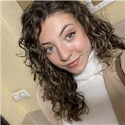 Profesora titulada en Educación Infantil y Primaria. Podría impartir clases de refuerzo online o presencial.