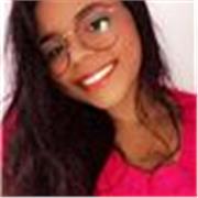 Una estudiante de Administración de empresas con énfasis en Servicio al cliente, siempre brescando y entendiendo las necesidades de los demás