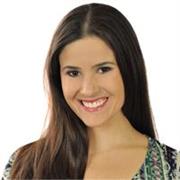 Profesora de inglés especializada en adultos profesionales hispanohablantes, con 8 años de experiencia, certificada CELTA. 