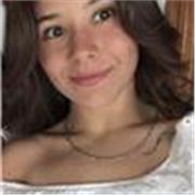 Profesora de inglés joven pero ya acostumbrata a trabajar con todo tipo de edad