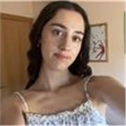 Profesora de apoyo escolar para alumnos de primaria