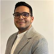 I give private lessons or in small groups for those who want to learn Spanish from scratch, improve their fluency or learn more vocabulary, since my almost 10 years as a social communicator and native speaker of Latin American Spanish allow me to know the