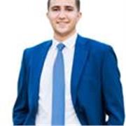 Professore di Inglese presso la Facoltà di Al-Alsun dell'Università Ain Shams,esperto nell'insegnamento dell'inglese a tutti i liv