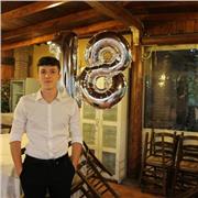 Sono Gionata ho 20 anni e sto frequentando l'Università, ho un diploma Scientifico e ho un livello B2 di inglese