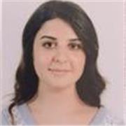 Studentessa offre aiuto compiti