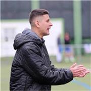 Experiencia en fútbol base y cursando el grado de deportes 