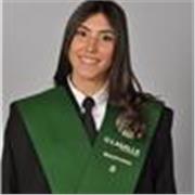 Chica responsable ideal para clases de refuerzo en educación primaria