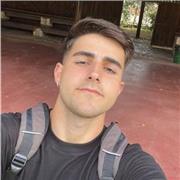 Alumno de último año de la carrera de Matemáticas en la USC. Puedo dar clases de refuerzo para estudiantes de ESO o Bachillerato