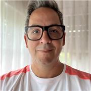 Profesor de Castellano para todas las edades y niveles. Con amplia experiencia en comunicación.