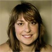 Profesora con más de 20 años de experiencia enseñando español e inglés.