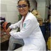 Sou uma professora consciente que sei e posso, assim, como devo melhorar continuamente como educadora. Tenho paciência em repetir