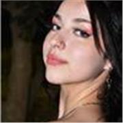 Profesora de nivel inicial, enseñanza a niños sobre comunicación y lectura