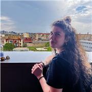 Sono laureata in lettere moderne. Aiuto compiti e lezioni private per studenti di scuole elementari, medie e superiori