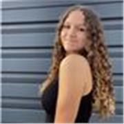 Adolescente que lleva en los estudios mas de 10 años, soy una persona responsable que adora a los infantes.Quería dar de primaria.