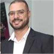 professor de língua portuguesa com pós-graduação lato sensu pela PUC-SP