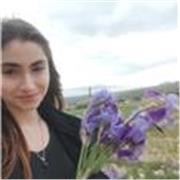 Persona paciente y amable que puede dar clases tanto a niños como a adolescentes , o incluso adultos que estén iniciando en el dibujo.