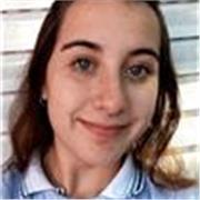 Estudiante de ingeniería imparte clases de matemática para nivel secundario