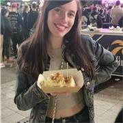 Doy clases económicas de inglés, francés (tengo C1), catalán, castellano (nativa). Soy traductora y profesora desde hace 8 años