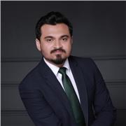 Who needs help in English Grammar and Business.