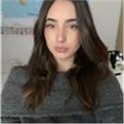 Estudiante de la carrera Estudios Ingleses en la Universidad de las Islas Baleares con nivel C1 en el idioma.