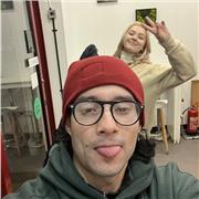 Spanish and Italian tutor which teaches to English students how to approach a conversation with native's