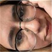 Brindo apoyo para realizar tareas de área de gestión y administración empresarial, ya que soy egresada de esa