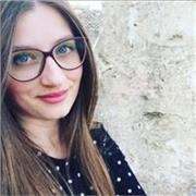 Cerchi un aiuto per i compiti? Sono Angelica, laureata con 110 e lode e la voglia di trasmettere entusiasmo per lo studio