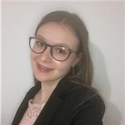 Professeure d'anglais de la primaire au lycée, sur Lille et sur Maubeuge. Je suis diplômée du bac avec la spécialité anglais.