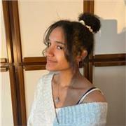 Sono una liceale dell'ultimo anno insegno a studenti delle medie e di prima e seconda superiore inglese, italiano (antologia, letteratura, grammatica) storia e scienze umane