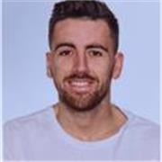 Entrenador personal ofrece entrenamientos personales/ grupos reducidos atractivos y realmente eficaces